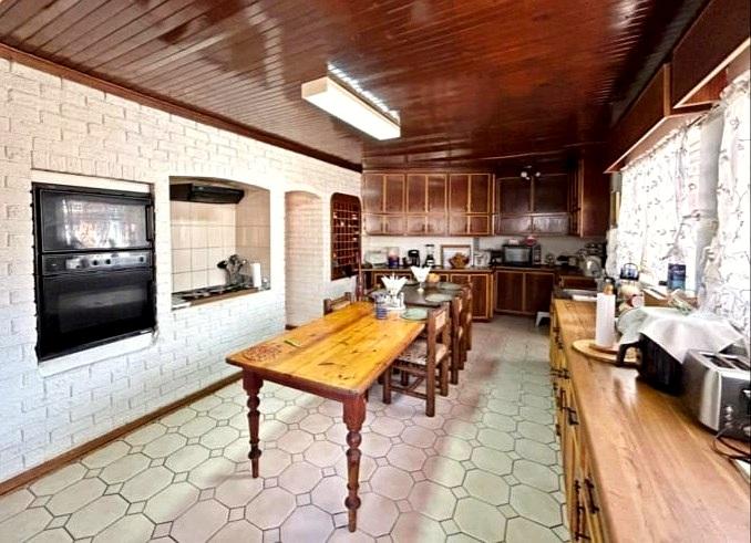 6 Bedroom Property for Sale in Heuwelsig Free State